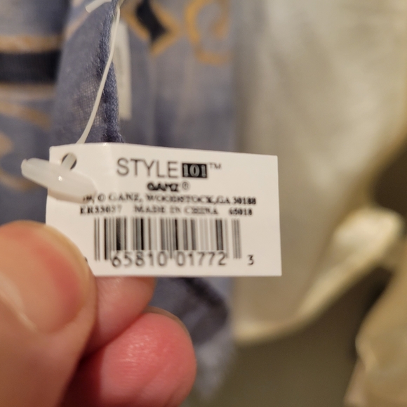 NWT Women's Long Wrap Scarf - Picture 5 of 7